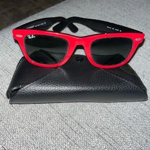 Mint Condition Authentic Red Ray-Ban Wayfarer Sunglasses